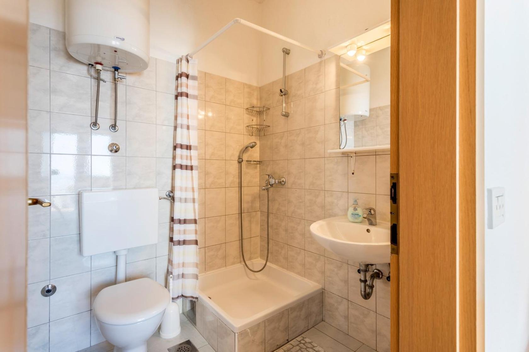 Apartments&rooms with parking space Baska Voda, Makarska - 301 Bagian luar foto