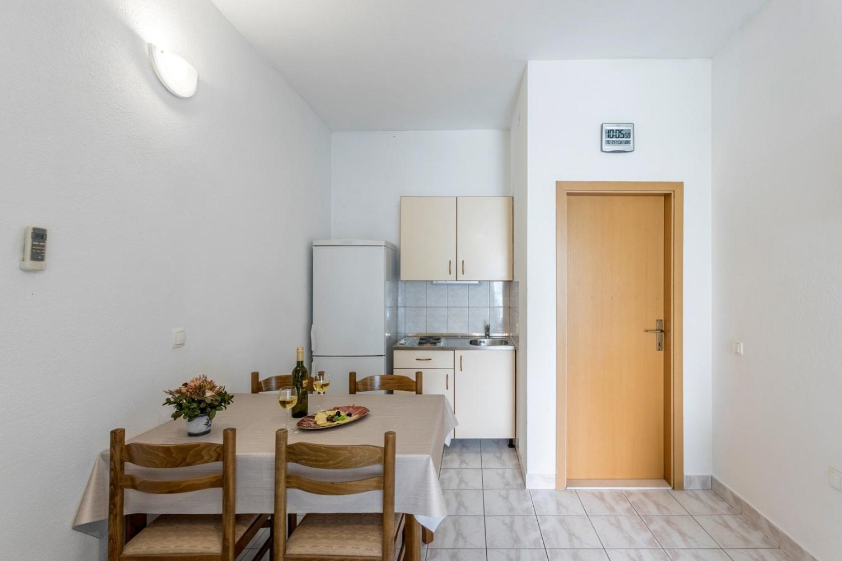 Apartments&rooms with parking space Baska Voda, Makarska - 301 Bagian luar foto