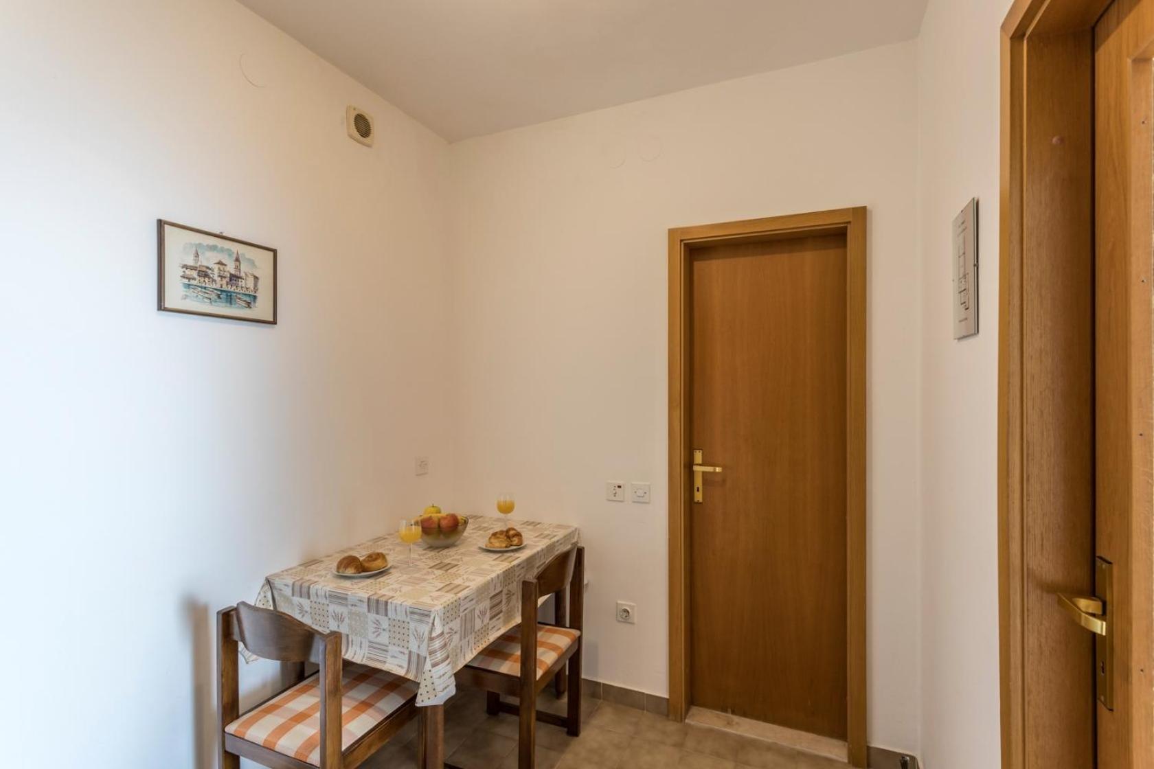 Apartments&rooms with parking space Baska Voda, Makarska - 301 Bagian luar foto