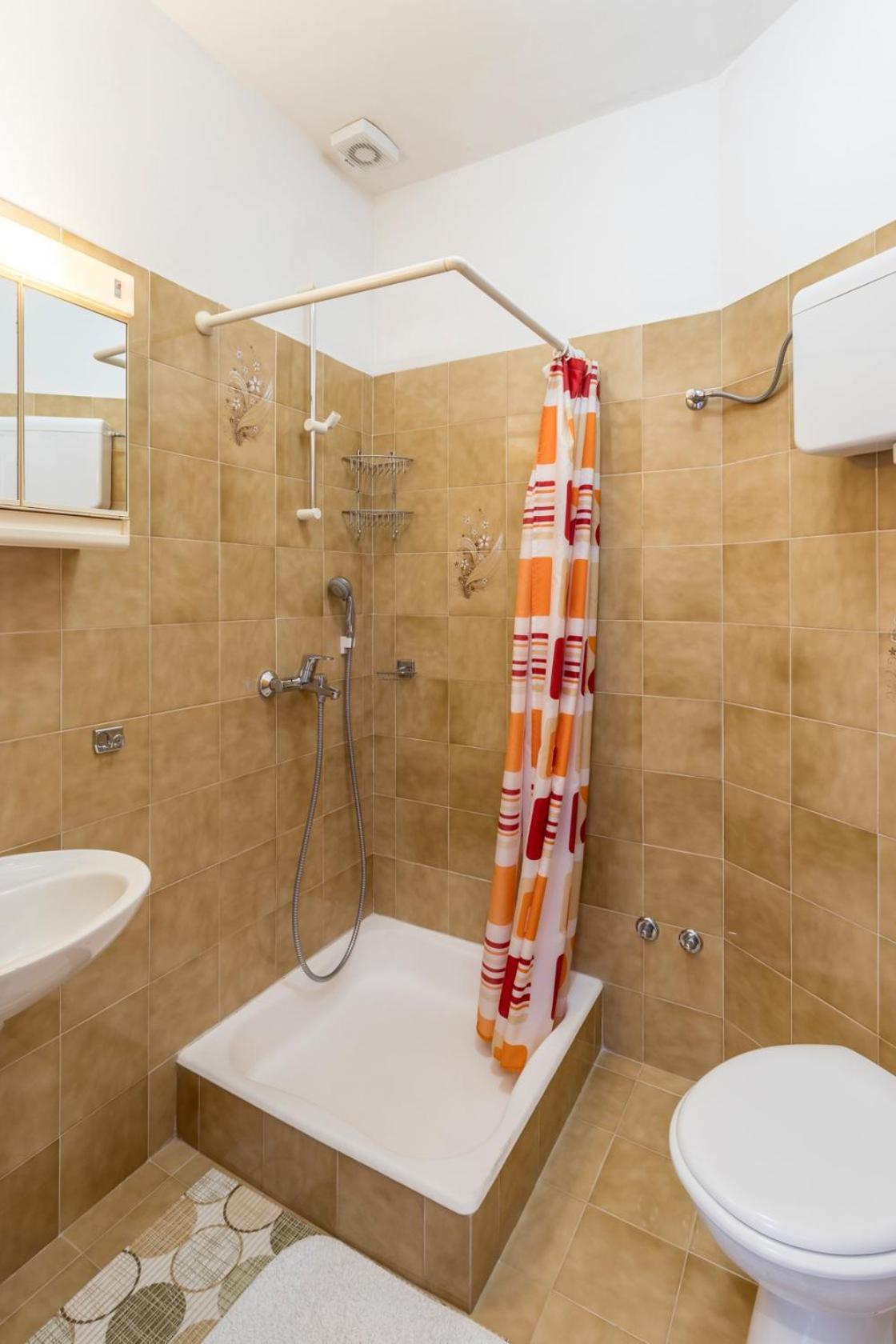 Apartments&rooms with parking space Baska Voda, Makarska - 301 Bagian luar foto