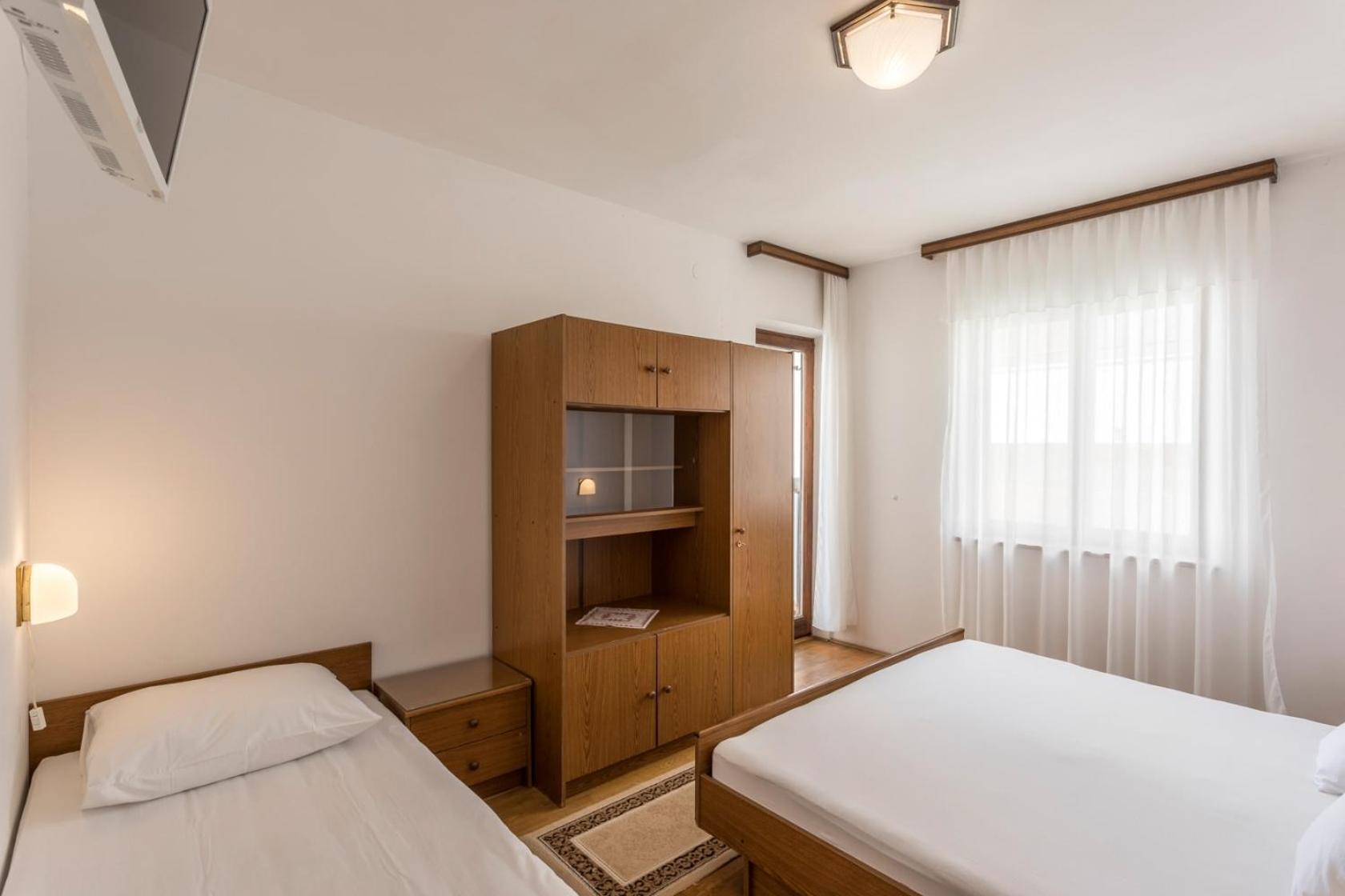 Apartments&rooms with parking space Baska Voda, Makarska - 301 Ruang foto