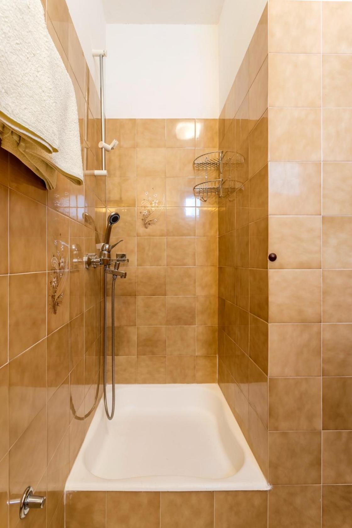 Apartments&rooms with parking space Baska Voda, Makarska - 301 Ruang foto