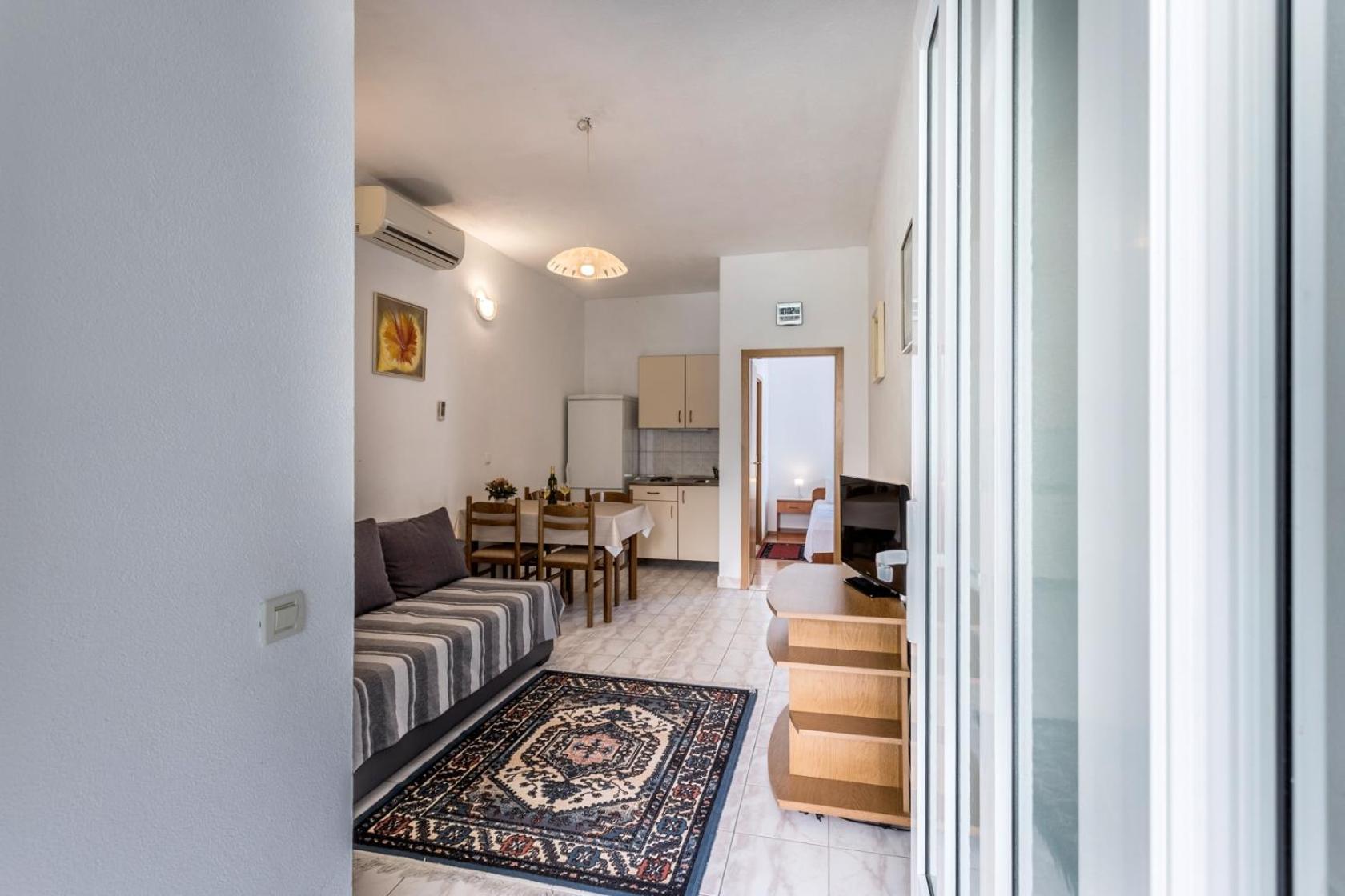 Apartments&rooms with parking space Baska Voda, Makarska - 301 Ruang foto