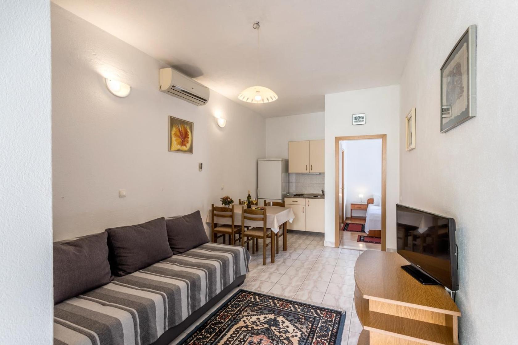 Apartments&rooms with parking space Baska Voda, Makarska - 301 Ruang foto